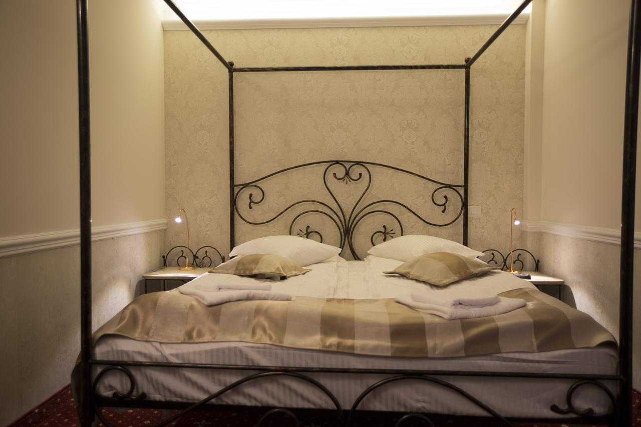Hotel Aviator Boutique Otopeni Kültér fotó