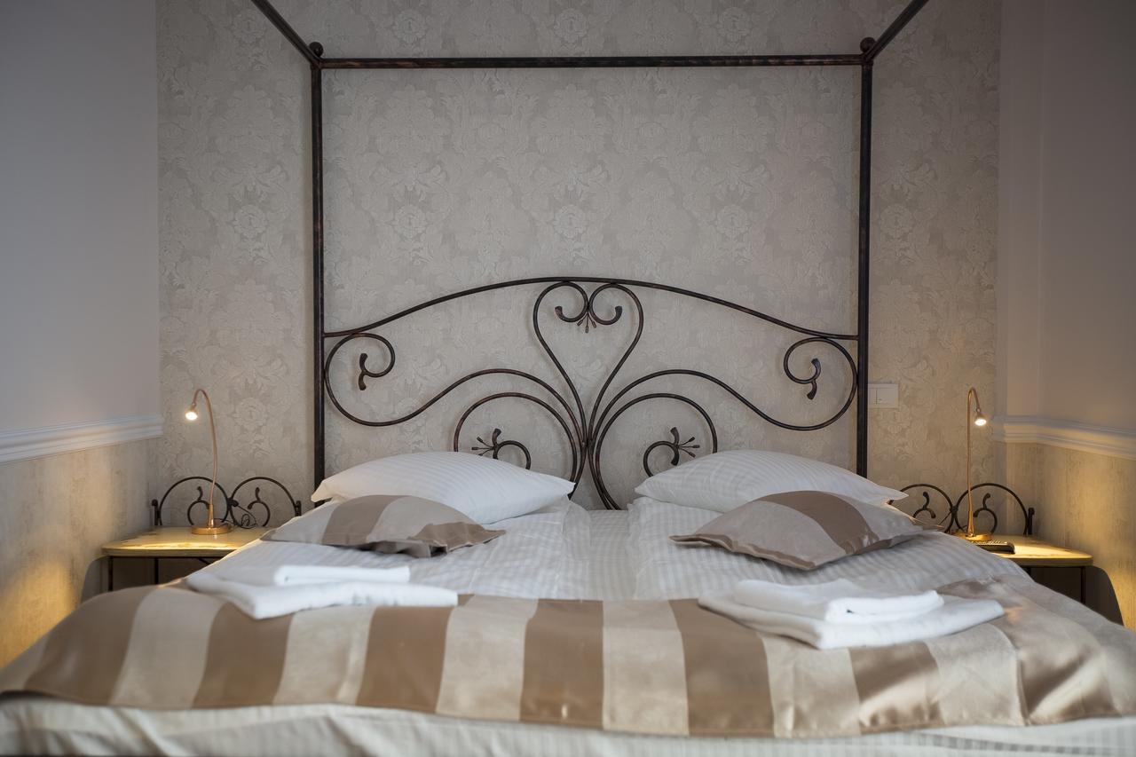 Hotel Aviator Boutique Otopeni Kültér fotó