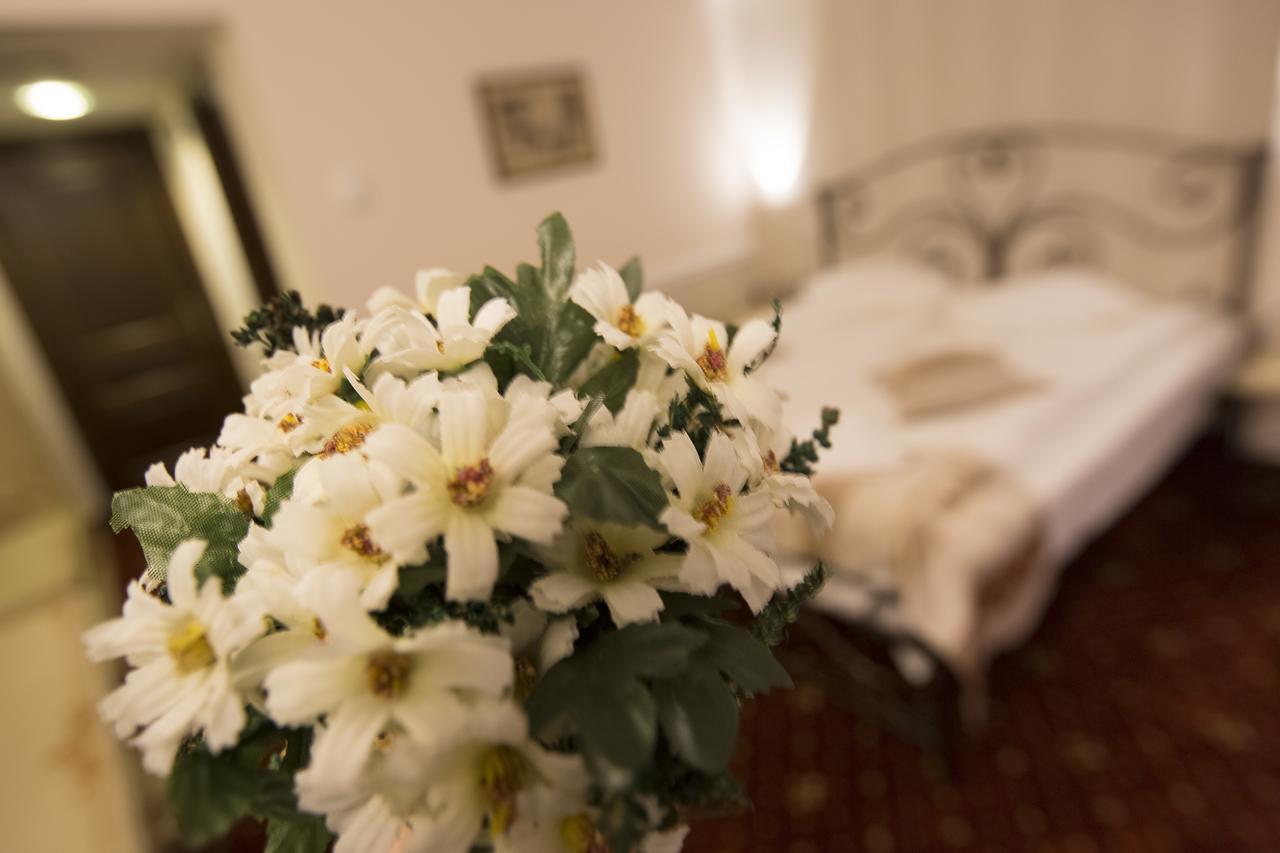 Hotel Aviator Boutique Otopeni Kültér fotó